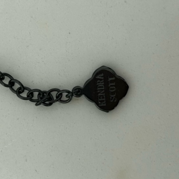 Kendra Scott necklace - Picture 3 of 4